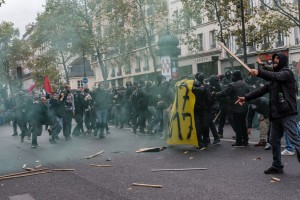 Paris - Manifestation pour l'abrogation de la loi travail-009