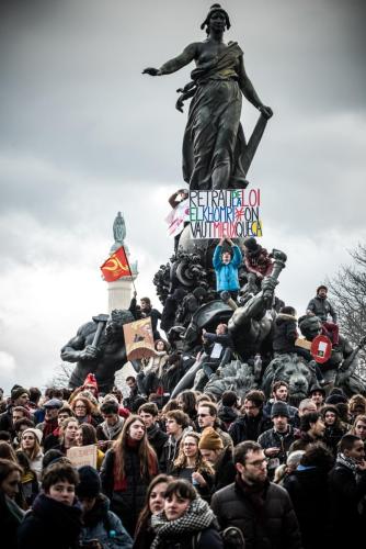 Paris : des milliers de manifestants contre la loi travail