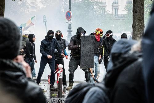 Paris : violences en marge de la manifestation contre la Loi Tra